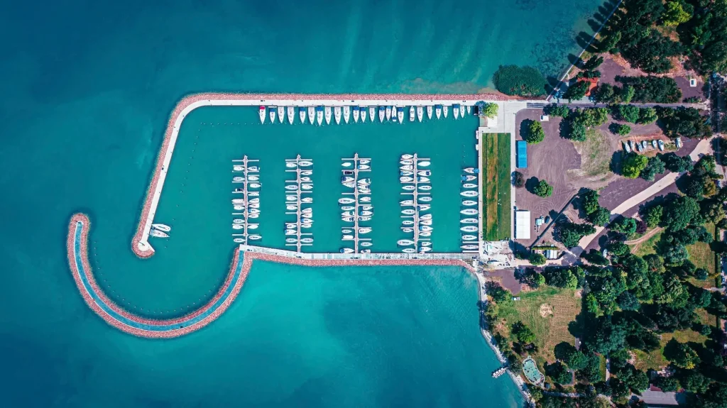 ALIGA PORT