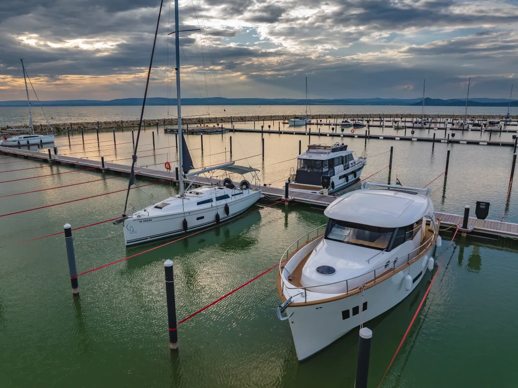 FÖLDVÁR BEACH MARINA
